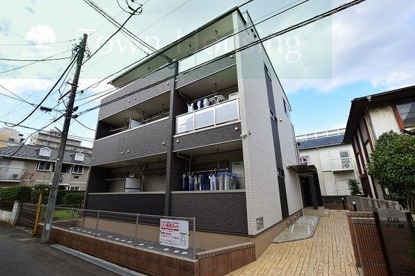 クラール本八幡の物件外観写真